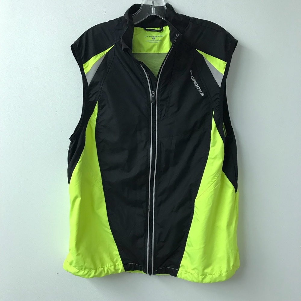 Brooks Tennis Shoes Black Neon Green Vest Size L